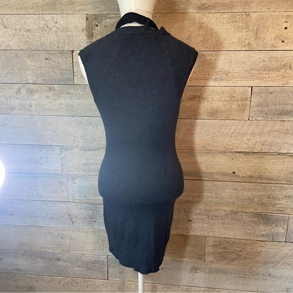 Guess women’s grey sweater dress in size medium - Picture 4 of 10